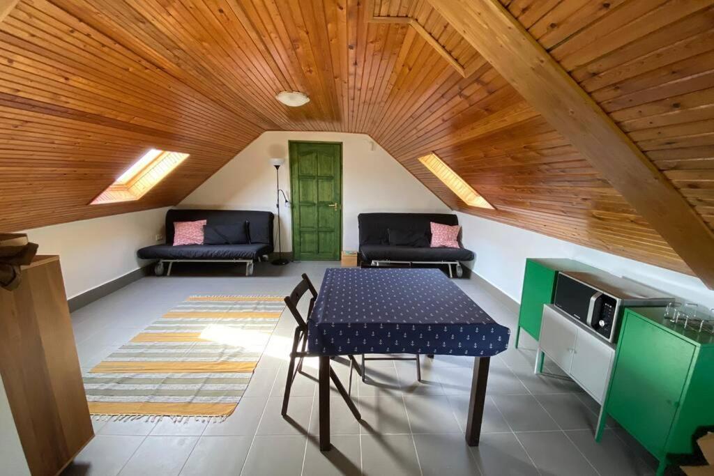 Preshaz A Hegyteton Apartment Pecsely Exterior photo
